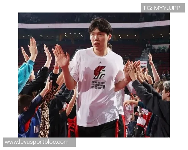 杨瀚森揭秘克里斯哥哥的努力生活习惯每天早起自学英语与妻子视频通话 杨瀚森揭秘克里斯哥哥的努力生活习惯每天早起自学英语与妻子视频通话