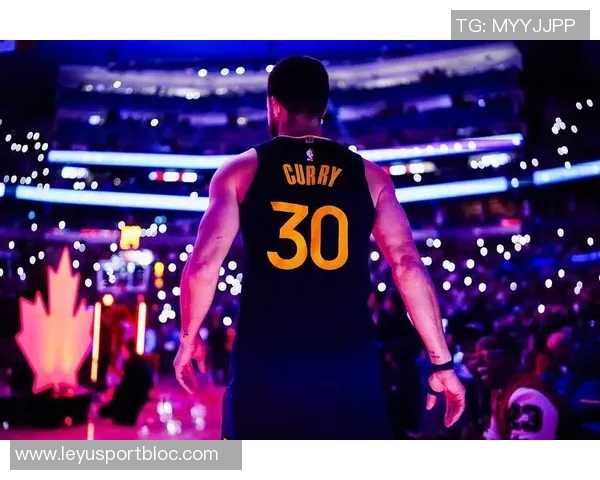 库里复出首战未达预期但重返赛场与队友们同心协力倍感欣喜