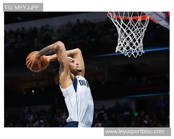 莱夫利右脚伤情持续恶化本赛季报销前总经理与队医责任重大 莱夫利右脚伤情持续恶化本赛季报销前总经理与队医责任重大