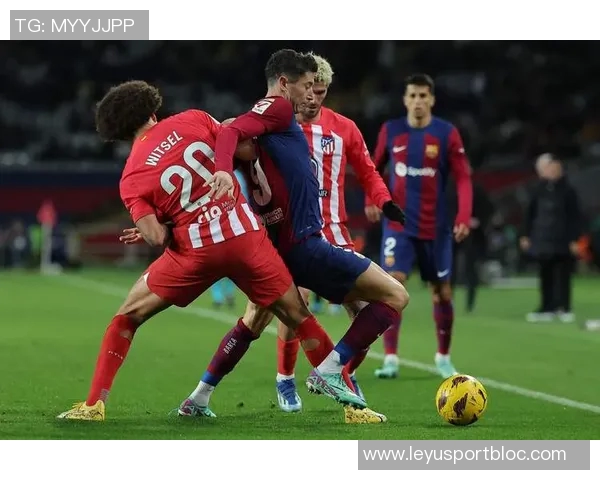 菲利克斯禁区内华丽舞动1对4轻巧挑射完美入网 菲利克斯禁区内华丽舞动1对4轻巧挑射完美入网