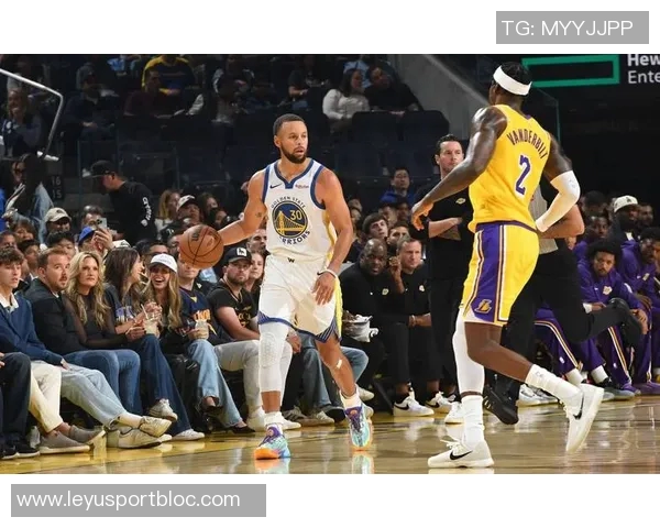 勇士新阵容亮相库里携手穆迪与威尔理查德共筑冠军梦想