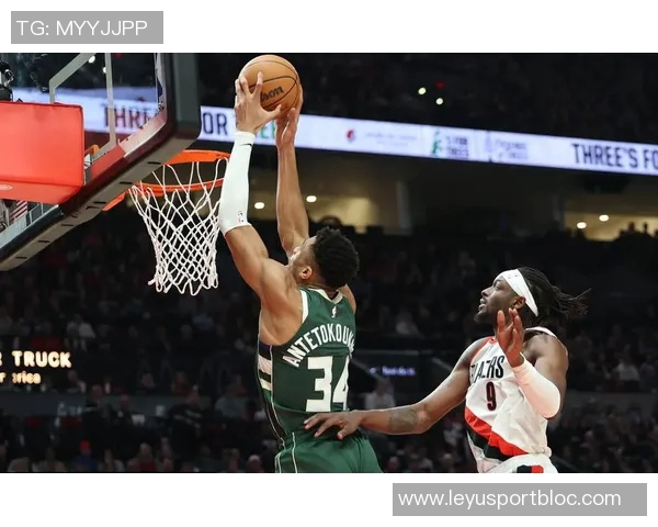 字母哥半场表现抢眼7投5中斩获10分7板3助助球队领先