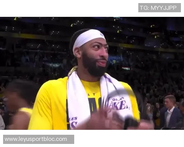 浓眉谈比赛表现：面对包夹我努力传球助队友得分