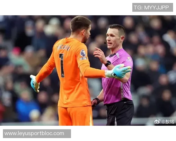 纽卡后卫沙尔合同明年到期或将在冬窗转会离队